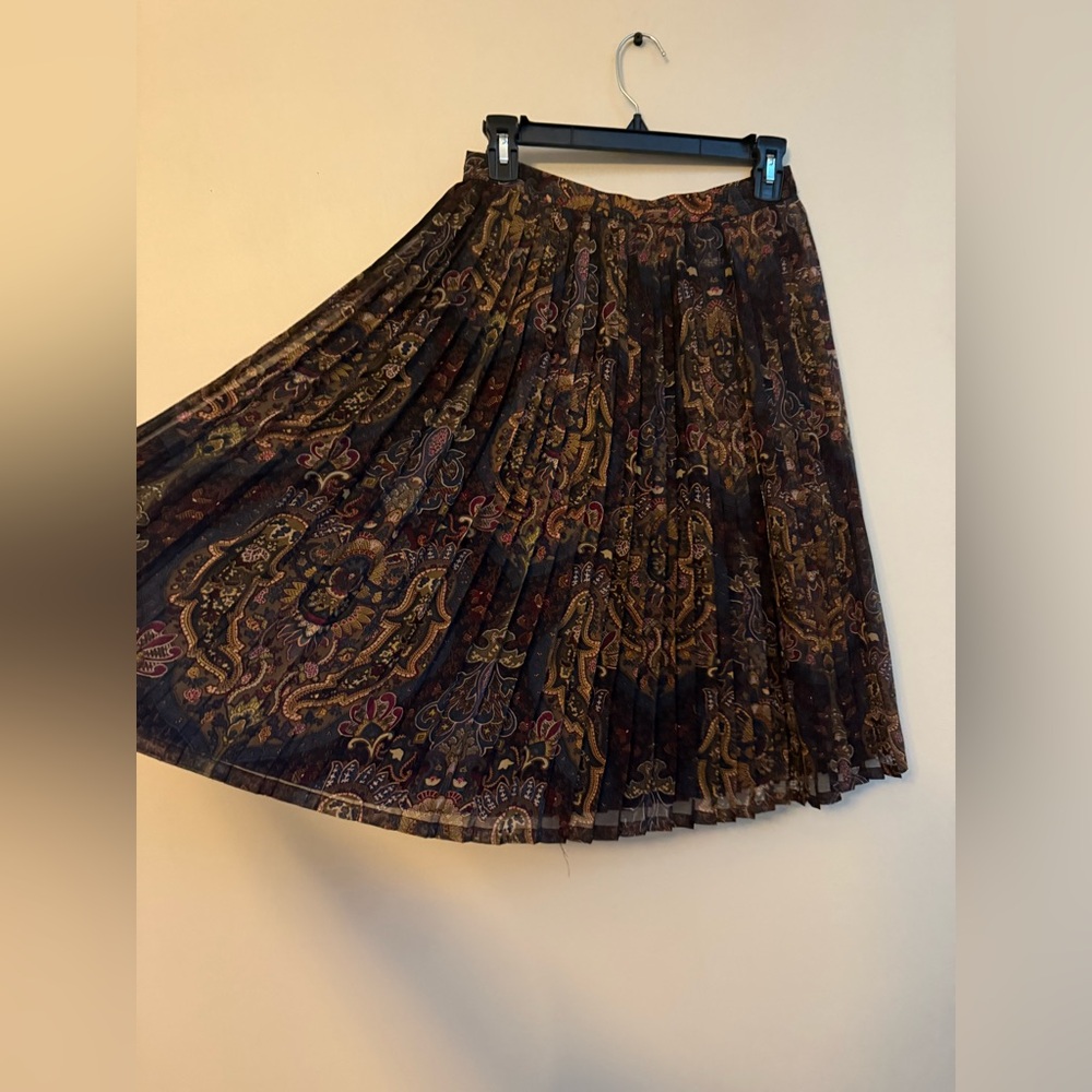 Ellen Tracy Silk Paisley Pleated Skirt - Picture 4 of 4